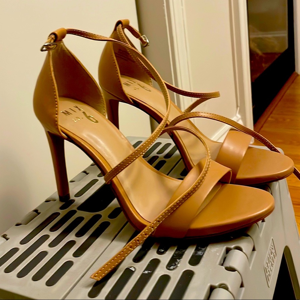 Nude heel